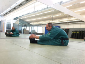 Marcel Ganze beim Warmup/Stretching